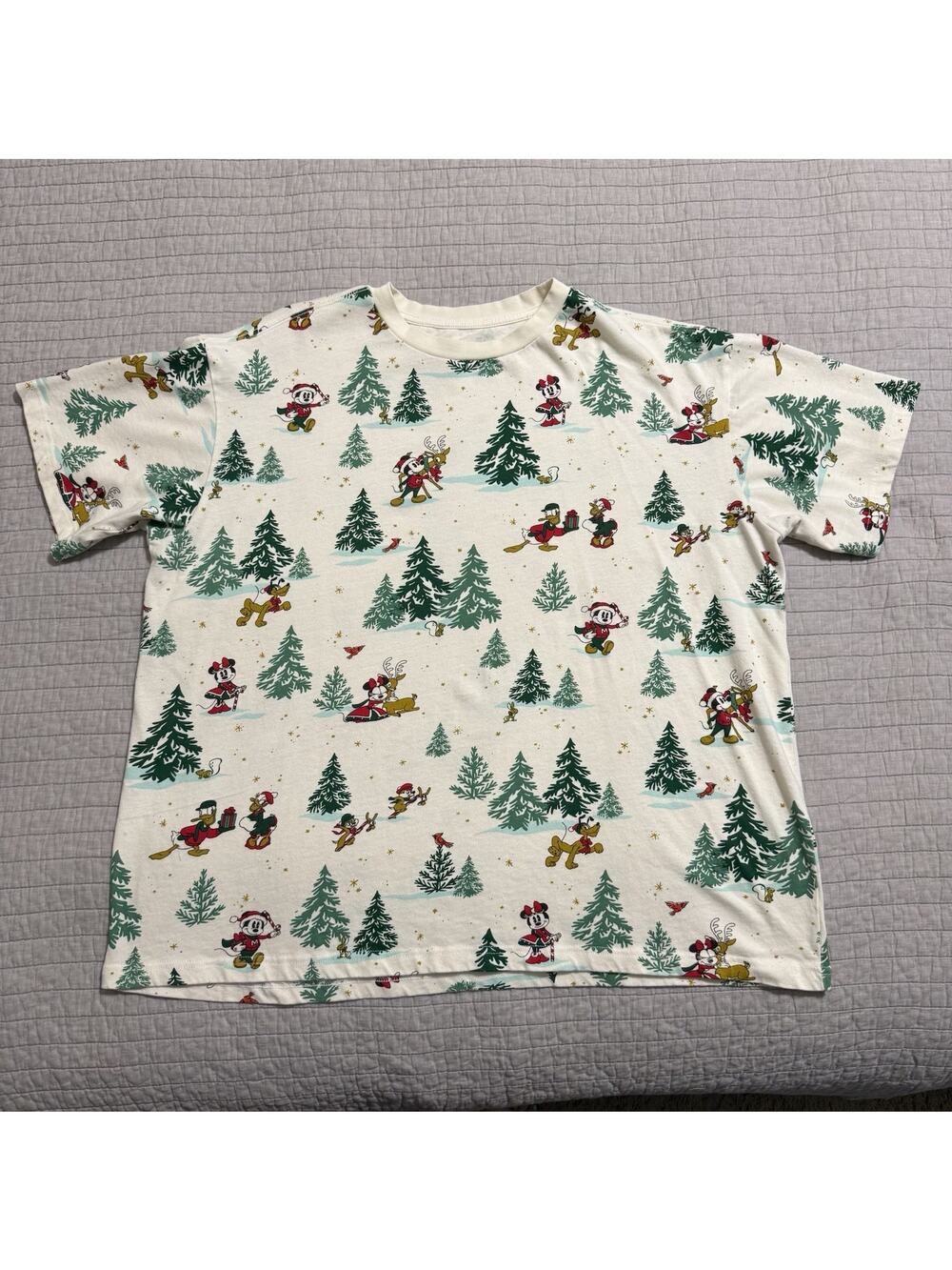 Disney Mickey Mouse and Friends Holiday Christmas T-Shirt Size XL